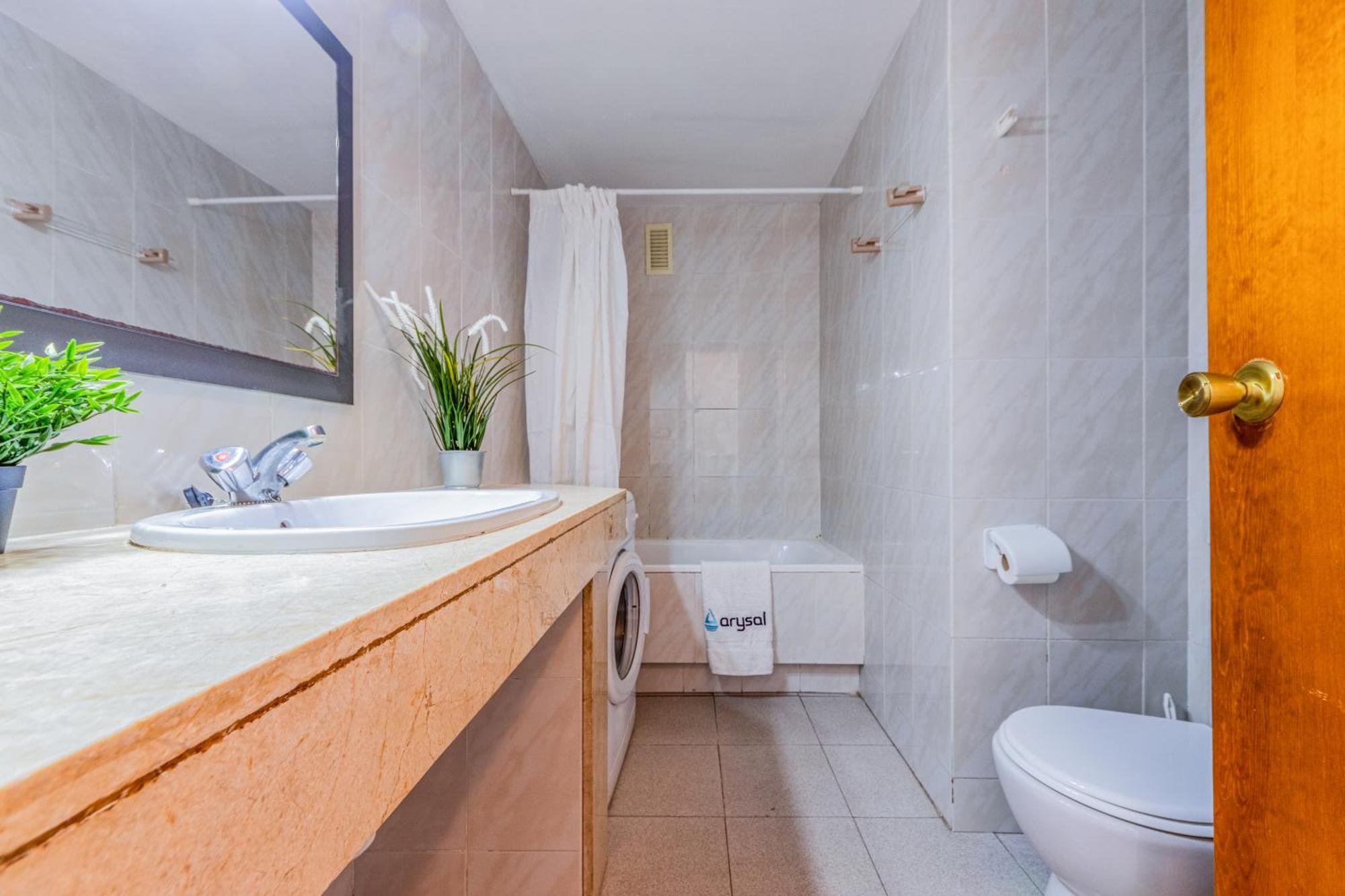 Apartamentos Varadero Arysal Salou Exterior photo
